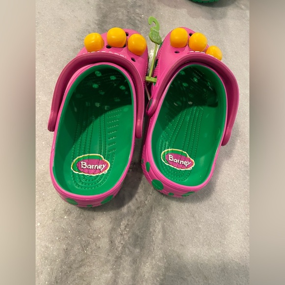 NWT Crocs Barney the Dinosaur Kids Size J4 Limited Edition Classic Clog Comfort - Picture 3 of 8